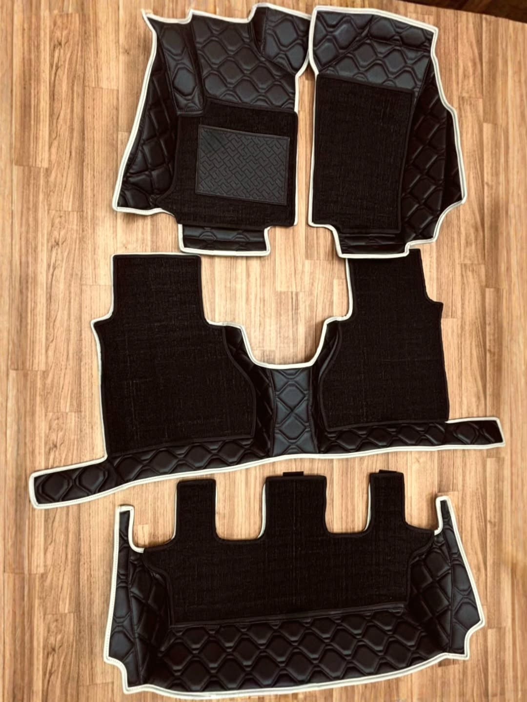 Pristine Diamond Black Floor Mats for Cars | Torque_India_